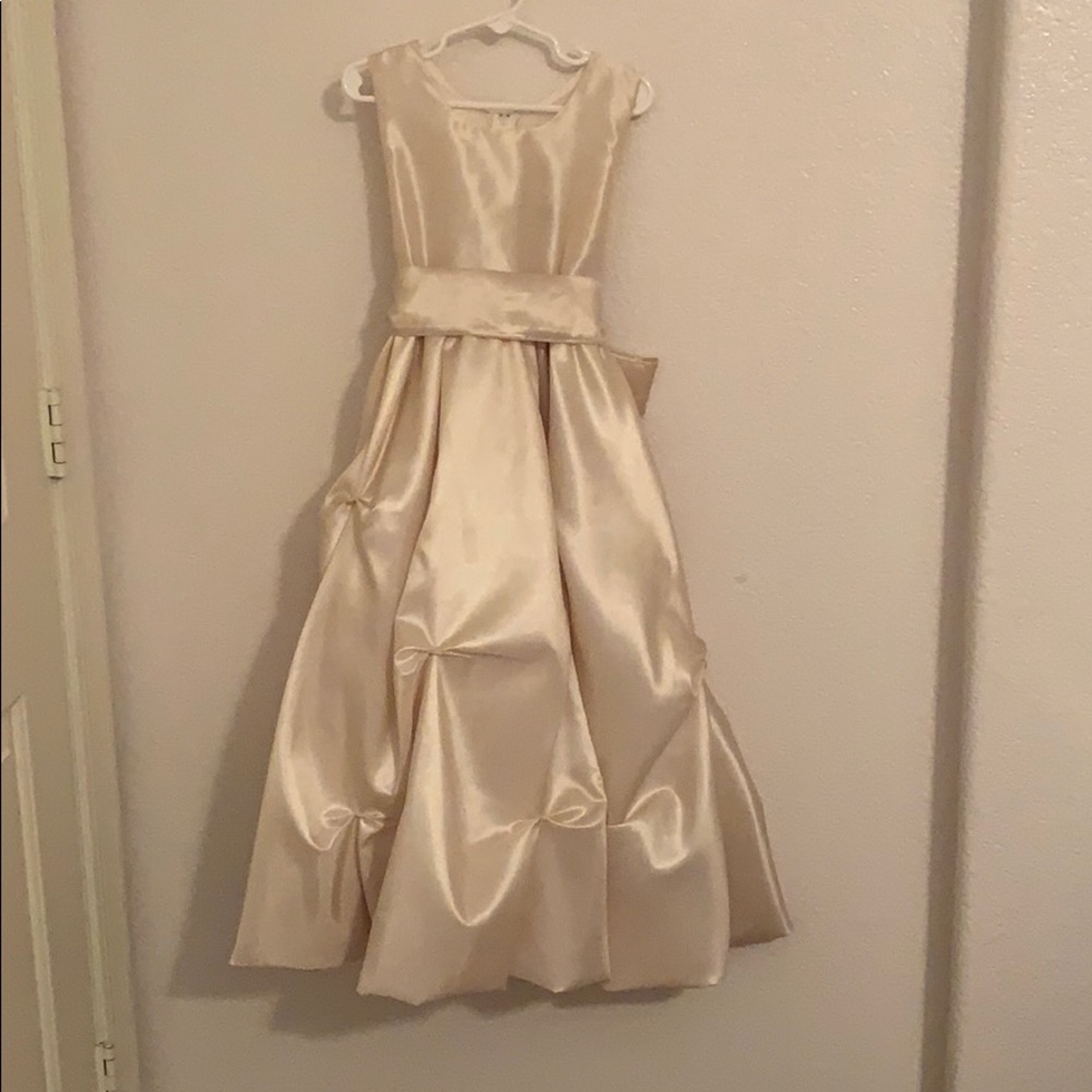 Girls gorgeous dress